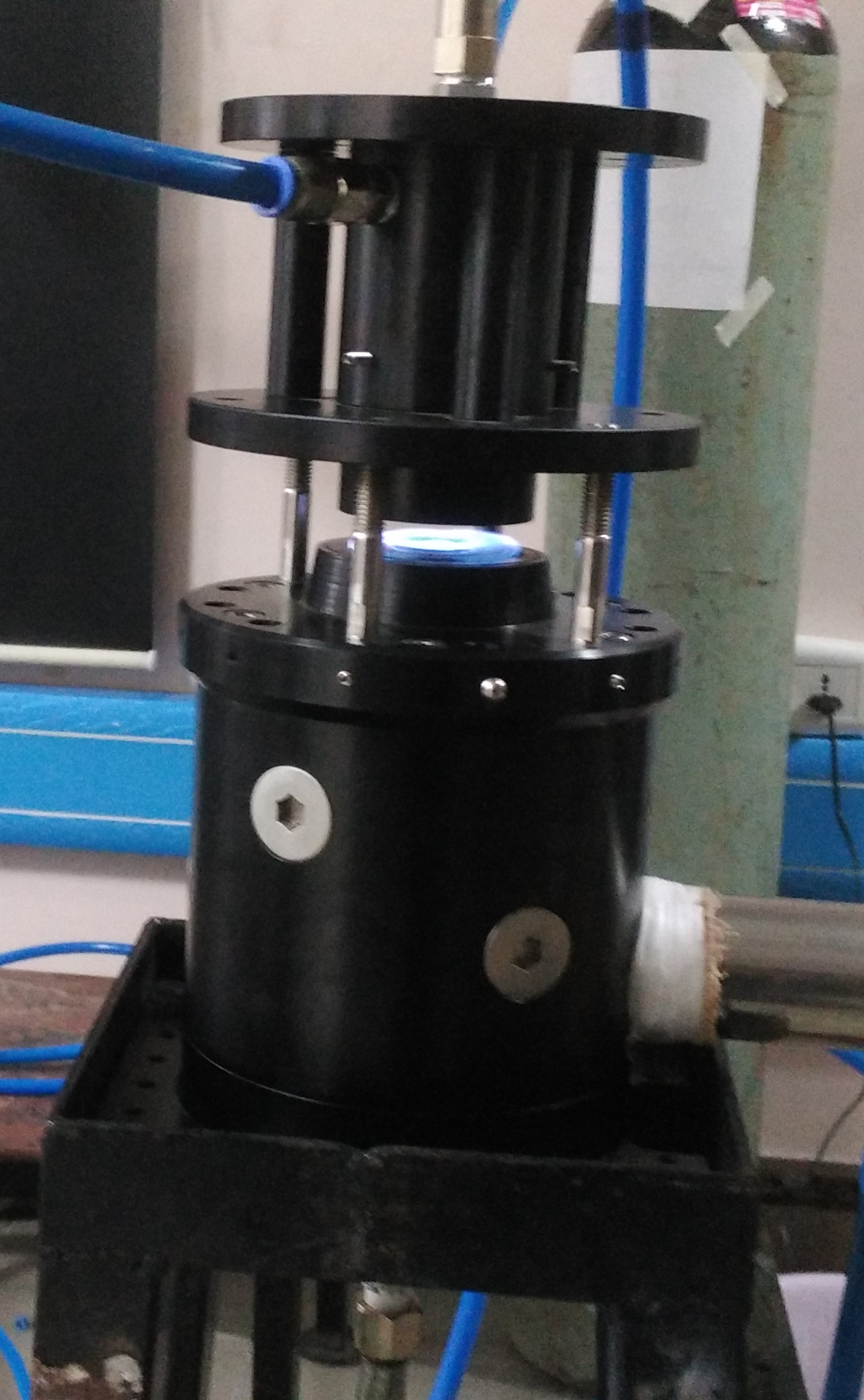 Counterflow burner